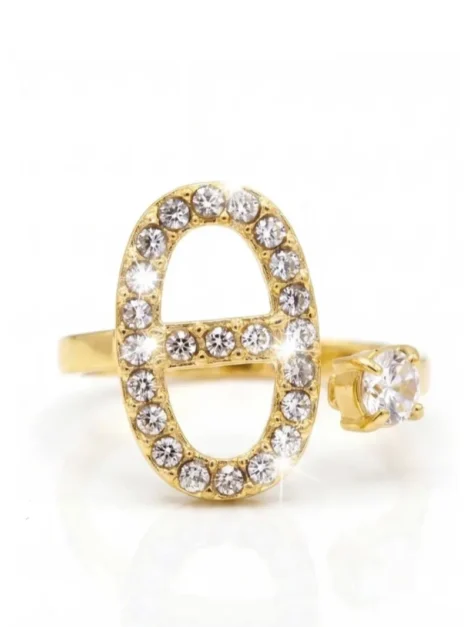 Bague dorée maillon scintillant serti de zircons avec pierre brillante